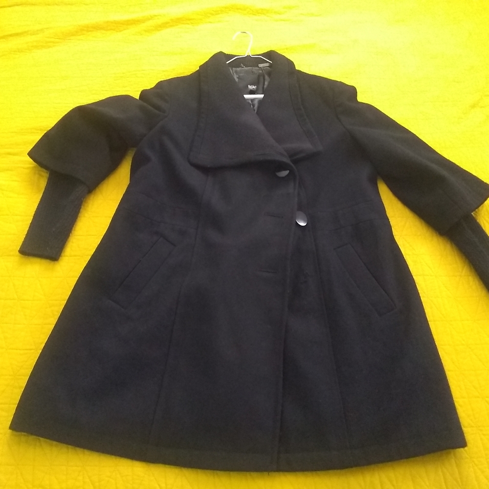 Unique and Chic Black coat with sweater sleeves